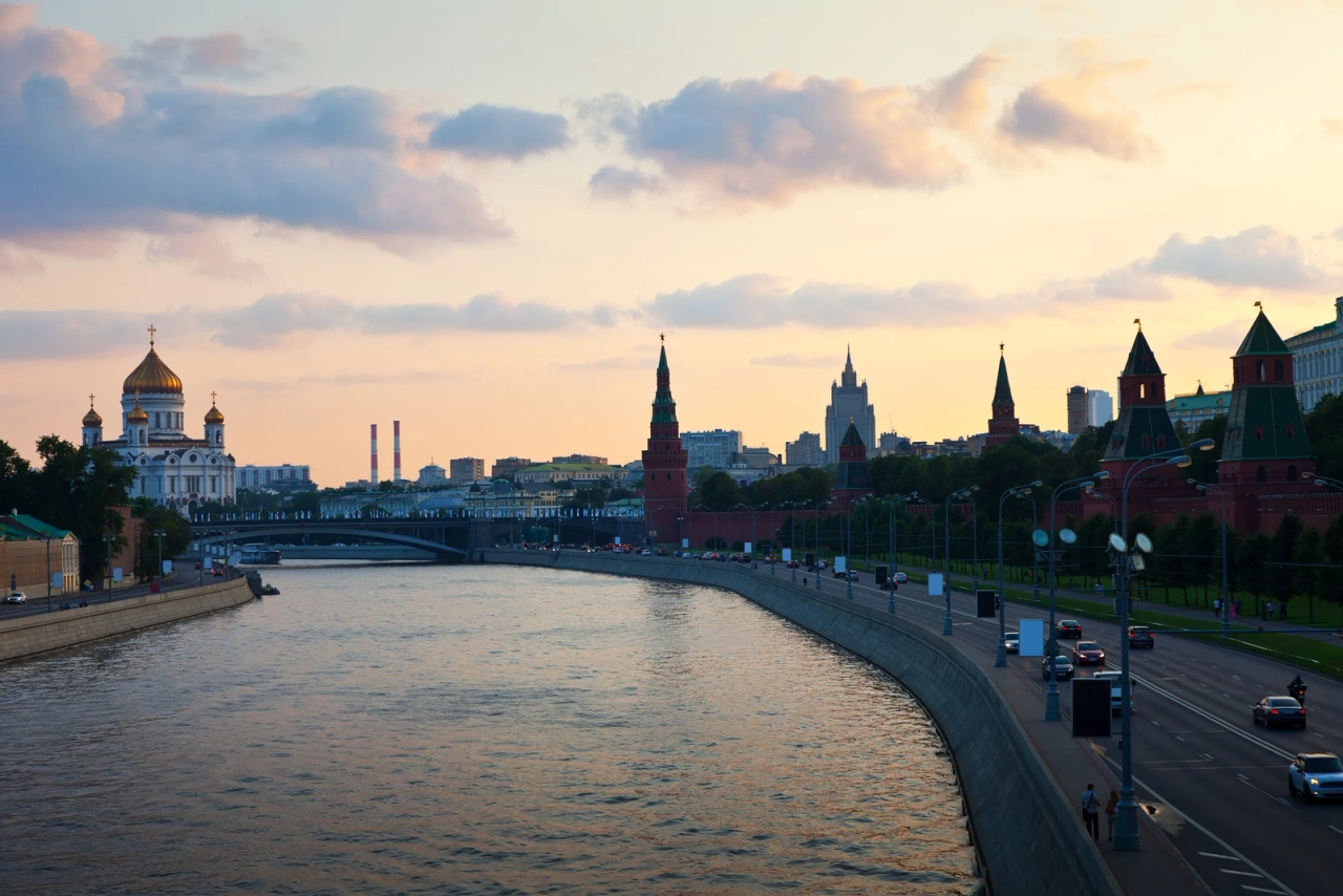 Москва-река и Кремлёвская набережная