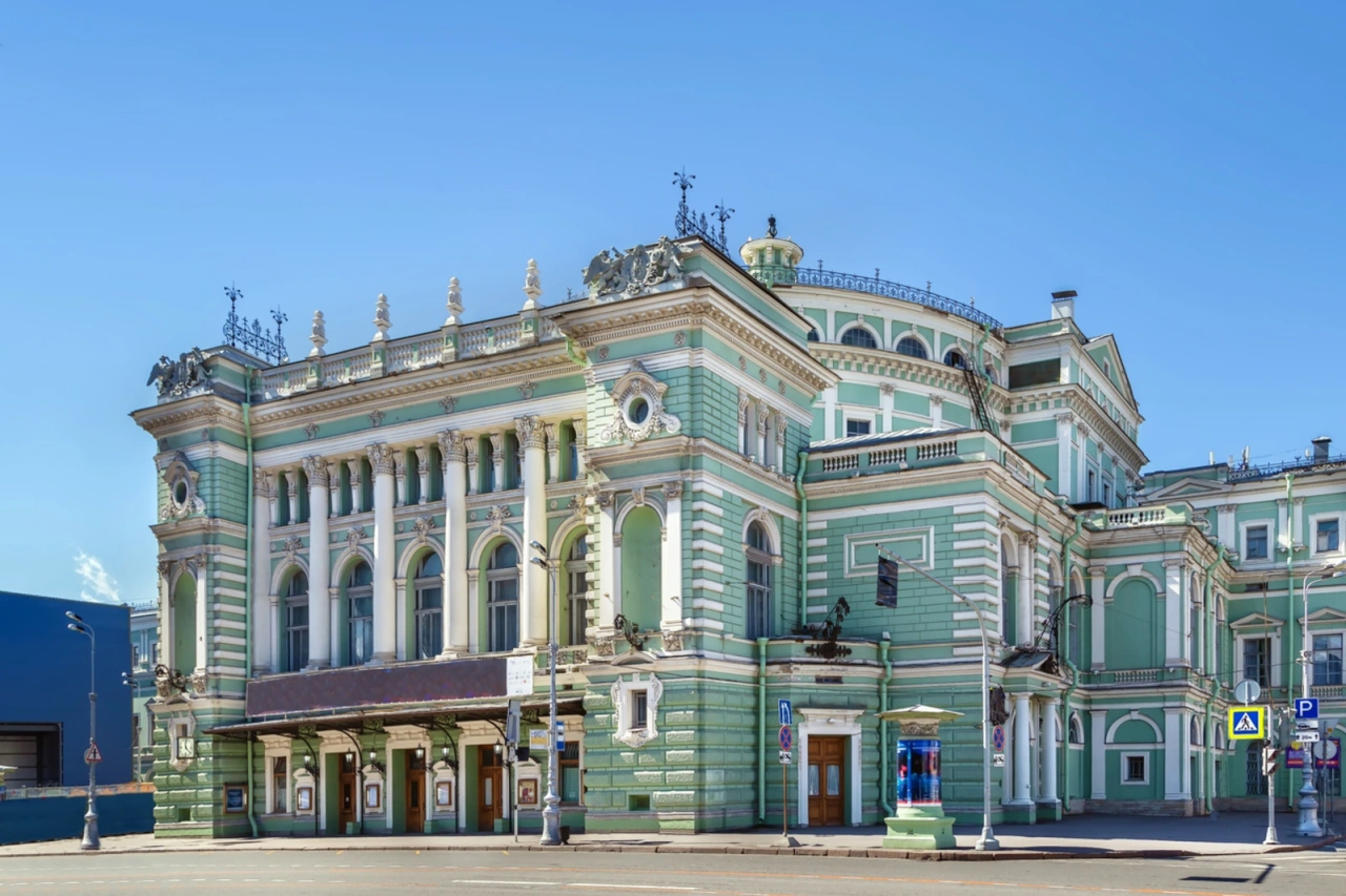 Фасад Мариинского театра